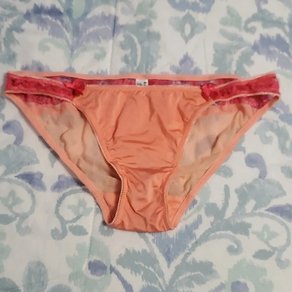 B.tempt'd Women's Lace & See Thru Mesh Panty M 6 - Picture 1 of 6